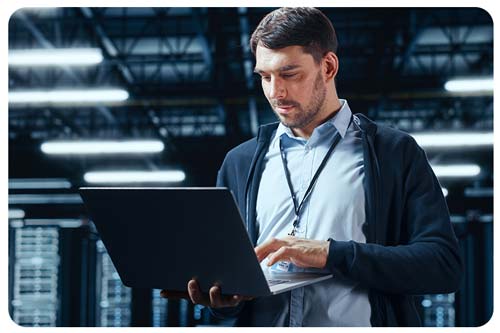 IT analyst in server room