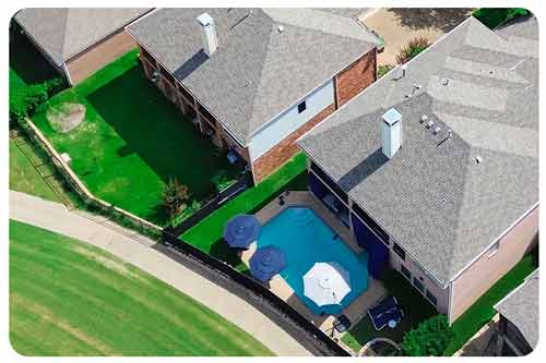 Houses with swimming pool near golf course