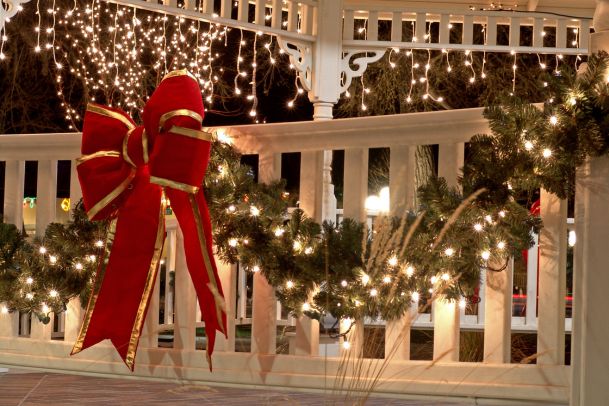 holiday ribbon with lights and snow