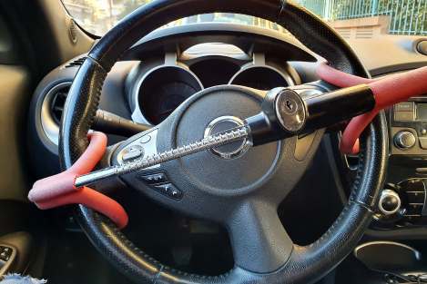 red steering wheel lock