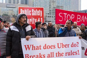 Taxi drivers protest in Toronto over Uber